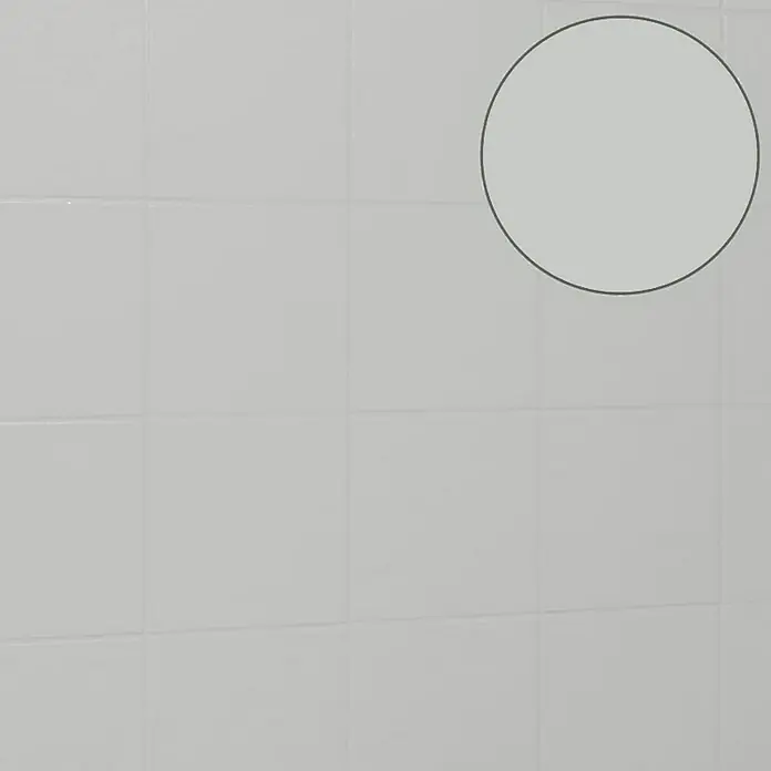 SCHÖNER WOHNEN-Farbe Pep up Renovierfarbe für Wand- & Bodenfliesen - Hellgrau, Glänzend, 1 l, Wasserbasiert - Eine Nahaufnahme von quadratischen, weißen Wandfliesen, die eine moderne und minimalistische Ästhetik vermitteln.