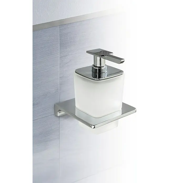 Lanzet Seifenspender - Metall, Chrom - Elegante Chrom-Seifenspender mit mattiertem Glasbehälter. Stilvolle Ergänzung für jedes Badezimmer mit modernem Design und hochwertigen Materialien.