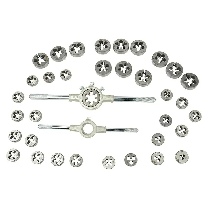Brüder Mannesmann Gewindeschneidsatz - 110 -tlg. - Ein Set aus Schneideisen und Schneideisenhaltern in verschiedenen Größen, ideal für präzise Gewindearbeiten.