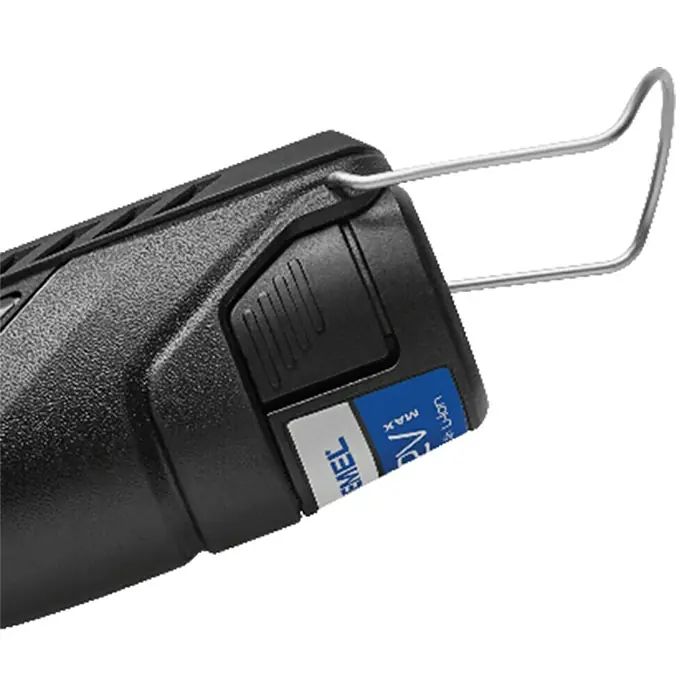 Dremel Herramienta rotativa a batería 8260 - 12 V, 3 Ah, Número de revoluciones de marcha en vacío: 5.000 r.p.m. - 30.000 r.p.m. - Primer plano de una herramienta Dremel que muestra su batería de iones de litio de 12 V máx. y gancho para colgar, ideal para manualidades y bricolaje.