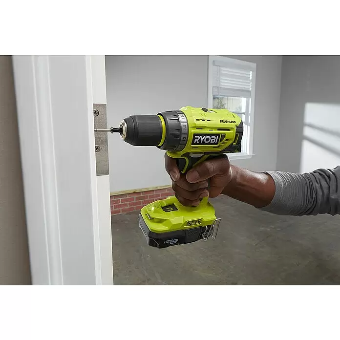 Ryobi ONE+ Akku-Bohrschrauber R18DD7-220S - 18 V, 2 Akkus, 2 Ah, 60 Nm - Anwendungsbeispiel