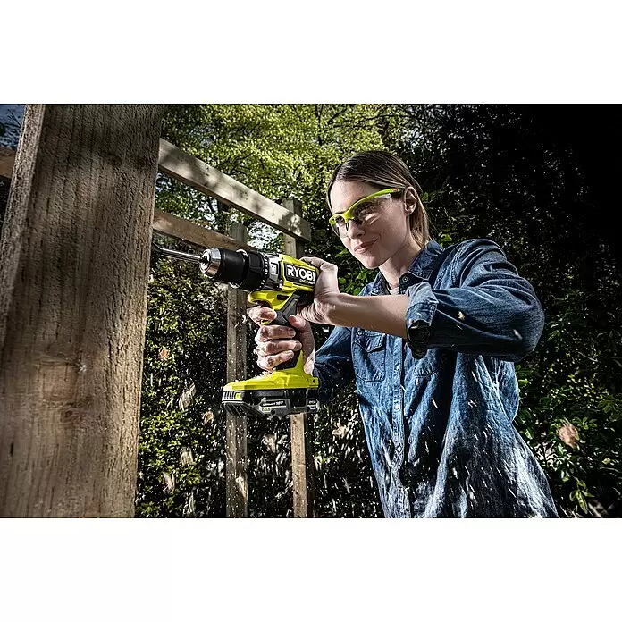 Ryobi ONE+ Akku-Schlagbohrschrauber RPD18X-242S - 18 V, 2 Akkus, 2 Ah - 4 Ah, 95 Nm - Anwendungsbeispiel