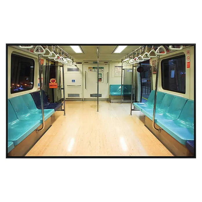 Papermoon Infrarot-Bildheizkörper Leere U-Bahn - 100 cm x 600 mm, 600 W - Innenraum einer leeren U-Bahn mit blauen Sitzen und Haltegriffen, bereit für Pendler.