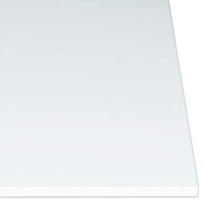 Tablero de melamina 4 cantos - Blanco, 80 cm x 40 cm x 25 mm - Primer plano de una superficie blanca. Ideal como fondo minimalista para proyectos de diseño o presentaciones de productos.