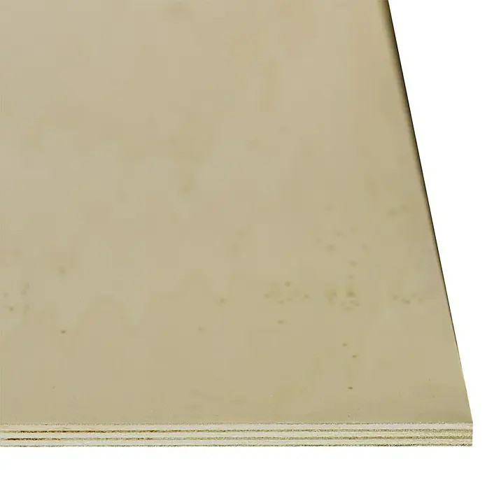 Tablero contrachapado al corte Chopo - 244 cm x 122 cm x 10 mm - Primer plano de un tablero de madera clara que muestra capas y una ligera veta sobre un fondo negro.