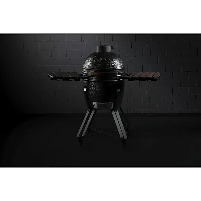 Kingstone Holzkohlegrill Kamado 38 - Durchmesser Grillfläche: 38,3 cm, Schwarz - Schwarzer Kamado-Grill mit texturierter Keramikoberfläche, dunklen Holzseitenablagen und Rollgestell.