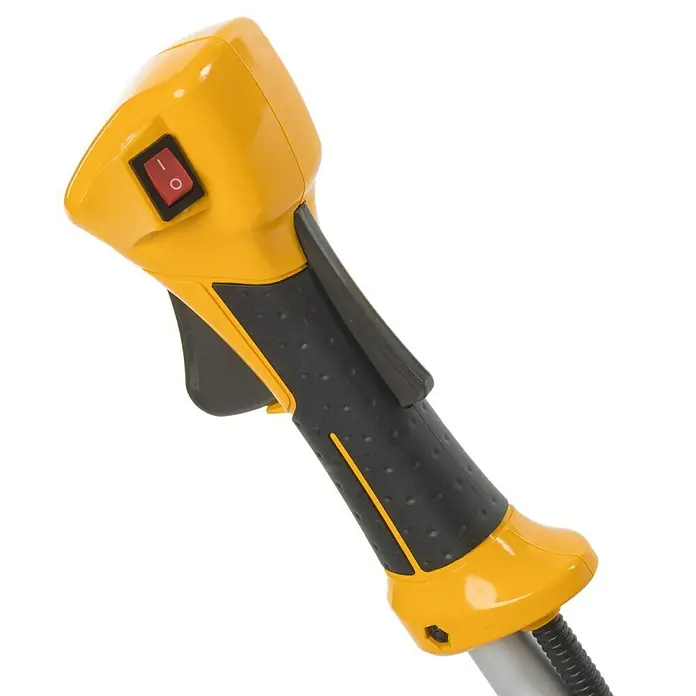 Stiga Benzin-Motorsense BC 555 B - 1.550 W, Schnittbreite Faden: 45 cm, Schnittbreite Messer: 25,5 cm - Detailaufnahme des gelben Trimmergriffs mit schwarzem Griffbereich und rotem Schalter.