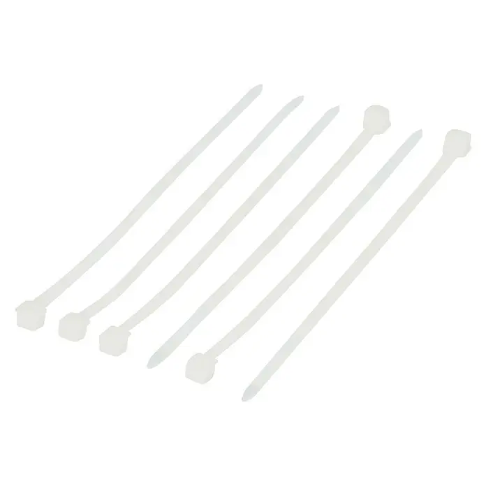 Bridas para cables - An x L: 25 x 100 mm, Plástico, Blanco - Un primer plano de seis bridas blancas dispuestas diagonalmente sobre un fondo negro. Son una herramienta esencial para agrupar elementos.