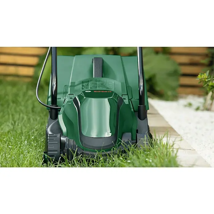 Bosch Power for All 18V Akku-Rasenmäher EasyMower 18V-32-200 - 18 V, Ohne Akku, Schnittbreite: 32 cm - Nahaufnahme eines grünen Bosch Rasenmähers auf Rasen mit Fokus auf Details und Design.