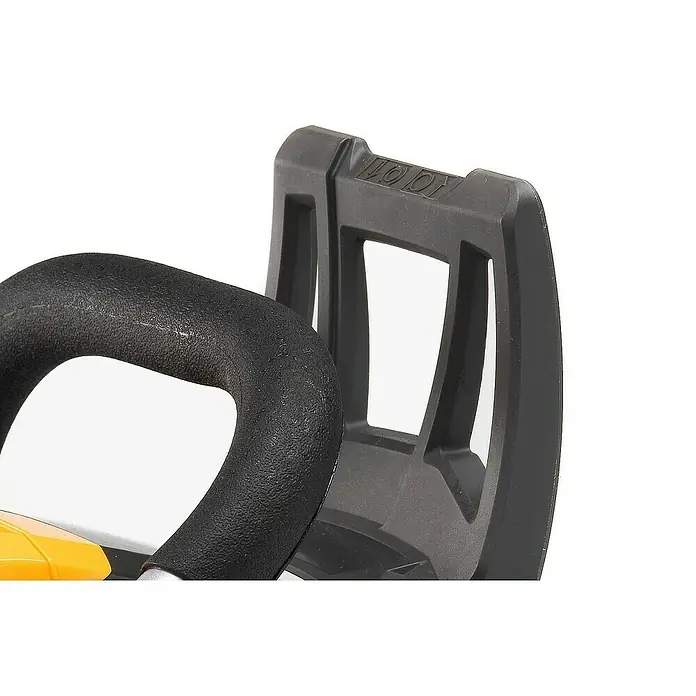 Stiga Benzin-Kettensäge CS 755 - 2,3 kW, 52 cm³, Schwertlänge: 45 cm - Nahaufnahme von einem schwarzen Griff und einem grauen Handschutz einer Kettensäge.