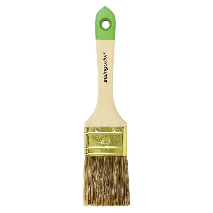 swingcolor Komfort Lasur-Flachpinsel - Breite Borsten: 50 mm, Hollestermischung, Naturholz - Nahaufnahme eines Swingcolor-Pinsels mit Holzgriff und grüner Spitze, ideal zum präzisen Auftragen von Farbe auf verschiedenen Oberflächen.