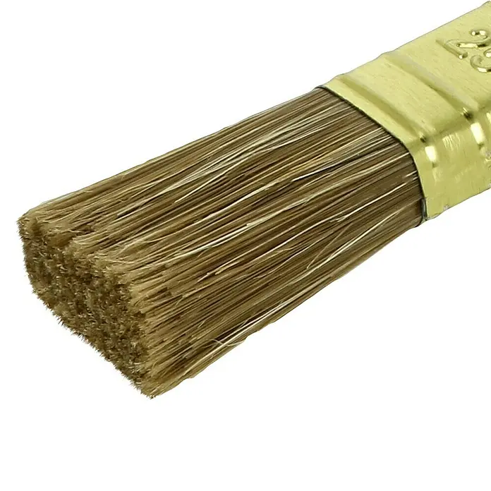 swingcolor Komfort Flachpinsel Lasur Ergo - Breite Borsten: 25 mm, Hollestermischung, Kunststoff - Nahaufnahme eines Pinsels mit hellbraunen Borsten und goldener Fassung, ideal zum Malen und Auftragen verschiedener Medien.