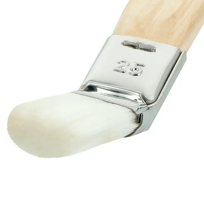 swingcolor Premium Plattpinsel - Breite Borsten: 25 mm, Gebogen, Naturholz - Pinsel mit hellem Borstenkopf und silberfarbener Metallfassung mit der Nummer 25 für präzise Malerarbeiten.