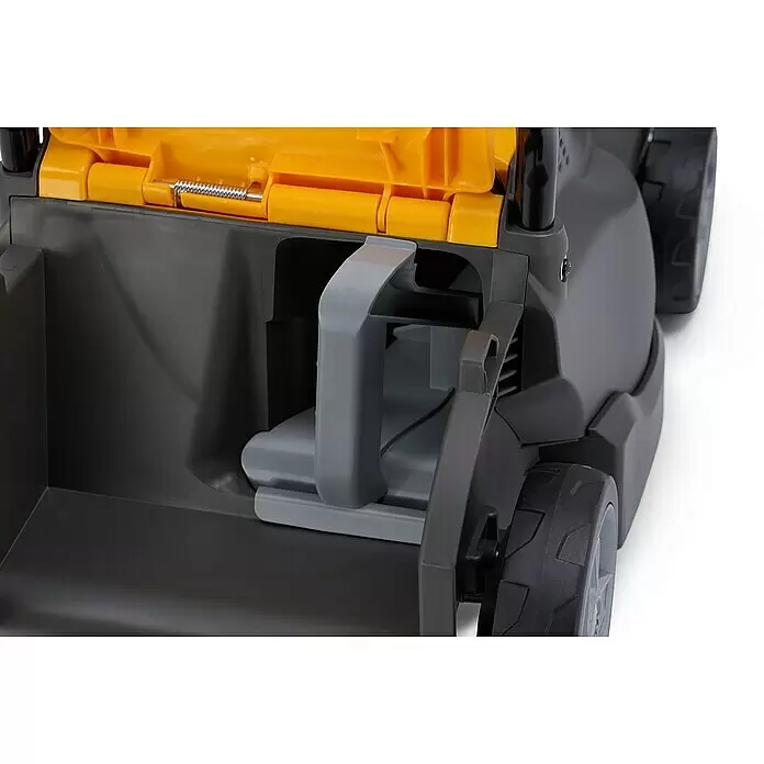 Stiga Akku-Rasenmäher COMBI 336e - 48 V, 1 Akku, 2 Ah, Schnittbreite: 34 cm - Gelbes Batteriefach eines dunkelgrauen Rasenmähers, mit grauem Seitenhandgriff und Teil eines schwarzen Rades.