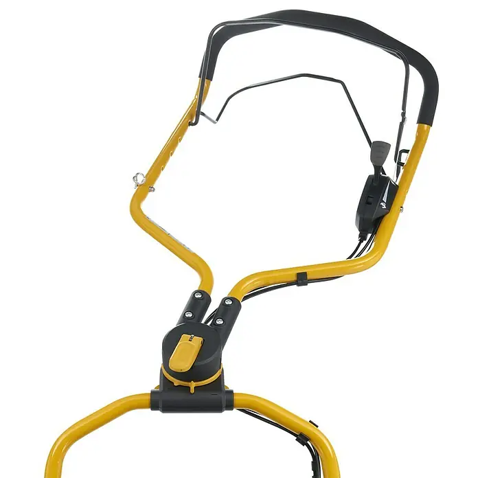 Stiga Benzin-Rasenmäher COMBI 753 V - 3,3 kW, 167 cm³, Schnittbreite: 51 cm - Detailansicht des gelben Rasenmähers mit schwarzem Griff, der ein ergonomisches Design für komfortables Mähen bietet.
