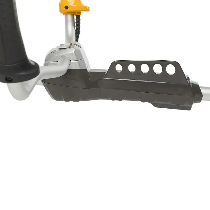 Stiga Benzin-Motorsense BC 545 B - 1.250 W, Schnittbreite Faden: 45 cm, Schnittbreite Messer: 25,5 cm - Detailansicht eines Rasentrimmers mit Griff und Schutzvorrichtung, ideal für die Gartenarbeit.
