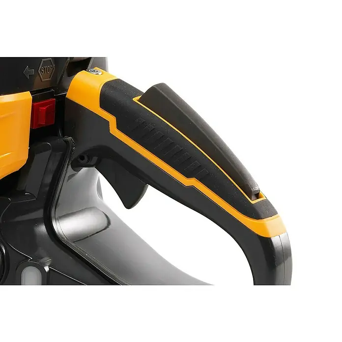 Stiga Benzin-Kettensäge CS 545 - 1,9 kW, 42,4 cm³, Schwertlänge: 40 cm - Nahaufnahme eines gelb-schwarzen Kettensägenhandgriffs mit Sicherheitsbügel und rotem Stoppschalter für den sicheren Betrieb.