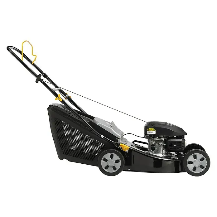 Stiga Benzin-Rasenmäher AL4 46 A - 1,9 kW, 123 cm³, Schnittbreite: 46 cm - Schwarzer Rasenmäher mit gelbem Griff und Grasfangkorb. Ideal für den gepflegten Garten.