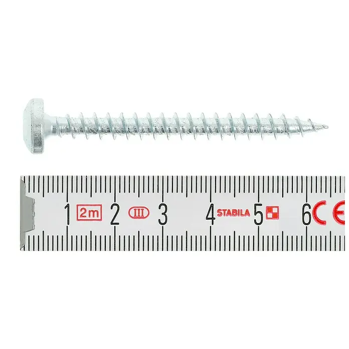 Profi Depot Spanplattenschraube VZ - 6 x 60 mm, 50 Stk., Verzinkt, TX für TORX-Antriebe - Nahaufnahme einer langen, silberfarbenen Schraube mit Messskala zur Größenbestimmung.