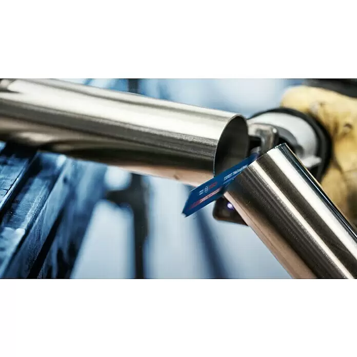 Bosch Expert Säbelsägeblatt Thin Tough Metal S922EHM - Länge: 150 mm, Inox/Edelstahl - Anwendungsbeispiel