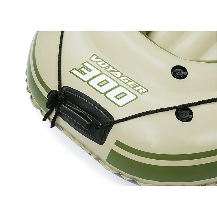 Bestway Hydro Force Lancha neumática Voyager 300 - L x An x Al: 2,43 m x 1,03 m x 31 cm, Capacidad de carga: 170 kg, Verde - Primer plano de una embarcación inflable Voyager 300, que muestra su diseño robusto y promete un rendimiento fiable para aventuras al aire libre.