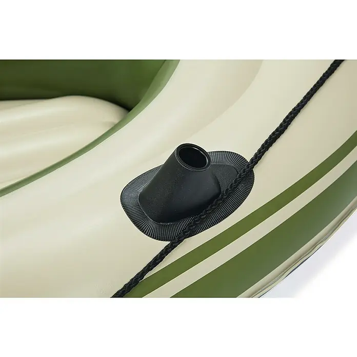 Bestway Hydro Force Lancha neumática Voyager 300 - L x An x Al: 2,43 m x 1,03 m x 31 cm, Capacidad de carga: 170 kg, Verde - Primer plano de un bote inflable, que muestra una válvula negra y una cuerda, destacando su robusta construcción y diseño.