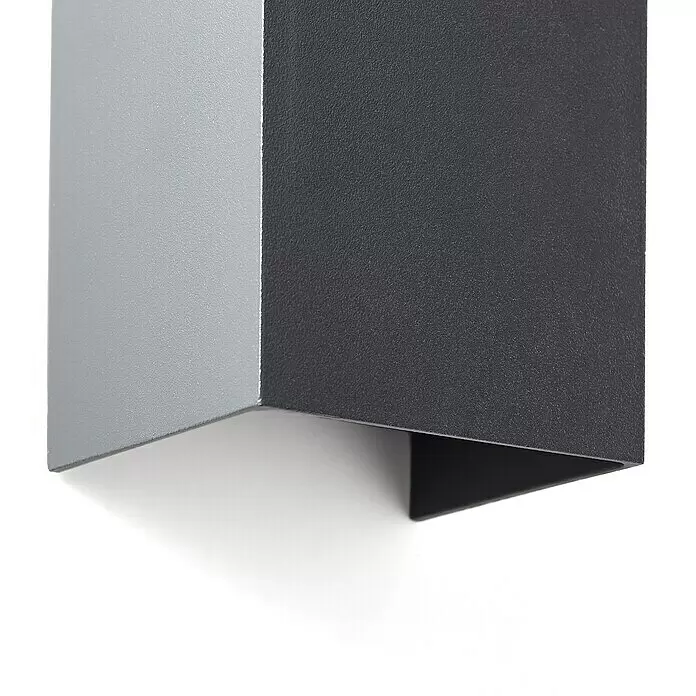 Brilliant LED-Außenwandleuchte Hilly - 8 W, 6,8 x 8 x 13,6 cm, Dunkelgrau, IP44 - Zweifarbiges mattgraues Rechteckgehäuse mit strukturierter Oberfläche.