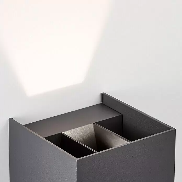 Brilliant LED-Außenwandleuchte Hilly - 6,5 W, 10 x 10 x 10 cm, Dunkelgrau, IP44 - Dunkelgraue Wandleuchte mit reflektierenden Innenflächen.