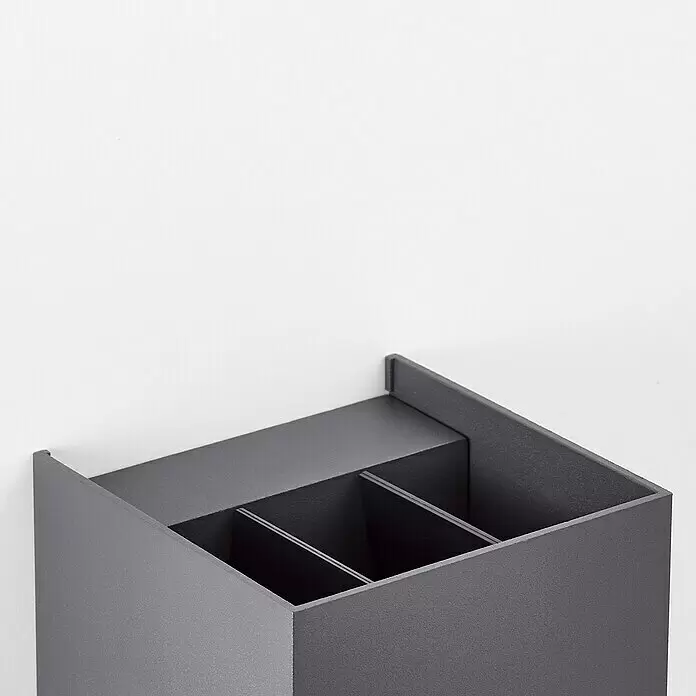 Brilliant LED-Außenwandleuchte Hilly - 6,5 W, 10 x 10 x 10 cm, Dunkelgrau, IP44 - Dunkelgrauer wandmontierter Organizer mit mehreren Innenfächern.