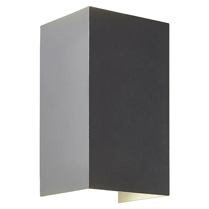 Brilliant LED-Außenwandleuchte Hilly - 8 W, 6,8 x 8 x 13,6 cm, Dunkelgrau, IP44 - Nahaufnahme einer zweifarbigen würfelförmigen Wandleuchte in Grau und Anthrazit auf schwarzem Hintergrund. Elegante Beleuchtung.