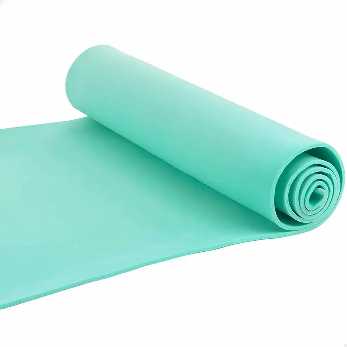 Alfombra exterior aislante - Colores surtidos, 180 x 50 cm - Esterilla de yoga enrollada de color verde menta. Ideal para yoga, pilates y ejercicios de suelo. Un accesorio de fitness versátil.