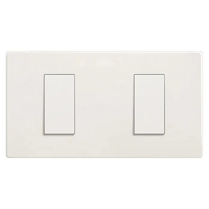 Simon 270 Interruptor/Conmutador doble - Blanco, 10 A, Colocar - Primer plano de una placa de interruptor de luz doble blanca de la marca Simon con dos interruptores rectangulares empotrados en una superficie lisa.