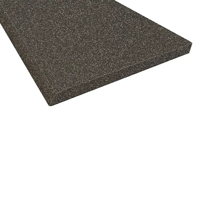 Sockelfliese Elba - 10 x 30 cm, Anthrazit, Matt - Nahaufnahme einer grauen, gesprenkelten Schaumstoffplatte, ideal für Polsterarbeiten oder Schallisolierung.