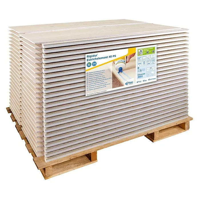 Rigips Rigidur Estrichelement PS - 1.500 x 500 x 40 mm - Ein Stapel Rigidur Estrichelemente 40 PS auf einer Holzpalette, ideal für den Trockenbau und zur Verbesserung des Raumklimas.