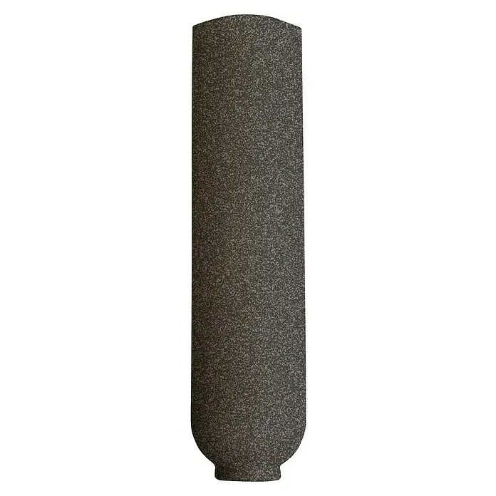 Sockelfliese Elba Hohlkehle Innen - 10 x 2,5 cm, Anthrazit, Matt - Nahaufnahme eines strukturierten, dunkelgrauen Paneels. Ideal für moderne Innenausstattung mit einer einzigartigen Oberfläche.