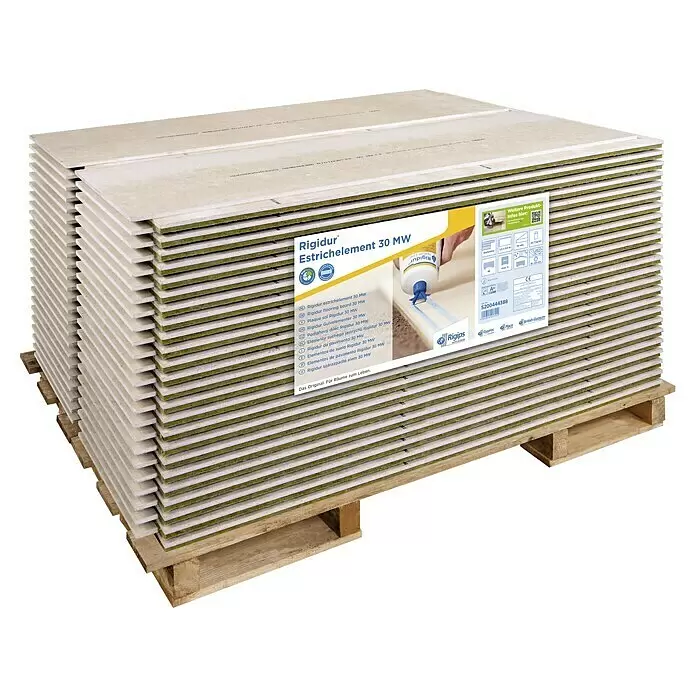Rigips Rigidur Estrichelement MW - 1.500 x 500 x 30 mm - Gestapelte Rigidur Estrichelement 30 MW Trockenestrichplatten mit grünlicher Zwischenschicht auf einer Holzpalette.