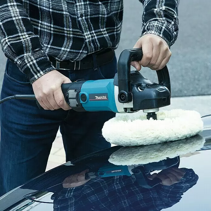 Makita Poliermaschine 9237CB - 1.200 W, Durchmesser Polierteller: 180 mm - Anwendungsbeispiel