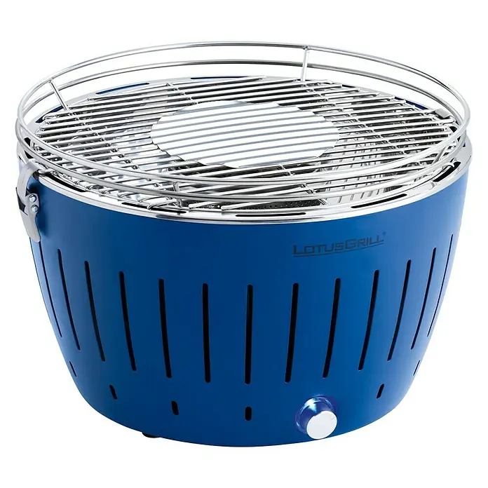 LotusGrill Holzkohlegrill Classic - Durchmesser Grillfläche: 34 cm, Tiefblau - Der LotusGrill, ein tragbarer, raucharmer Holzkohlegrill in elegantem Blau, ideal für Grillen im Freien.