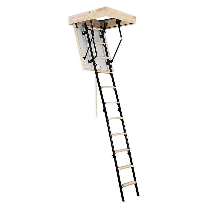 Star Stairs Bodentreppe Raumsparsam Plus - 80 x 60 cm, Wärmedämmung: 0,85 W/(m²K) - Dachbodentreppe: Eine ausklappbare Dachbodentreppe mit Holzstufen und schwarzem Metallrahmen ist an einer Deckenluke befestigt.