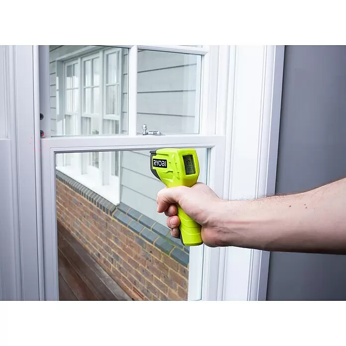 Ryobi Infrarot-Thermometer RBIRT08 - Messbereich: -50 °C bis +500 °C - Anwendungsbeispiel