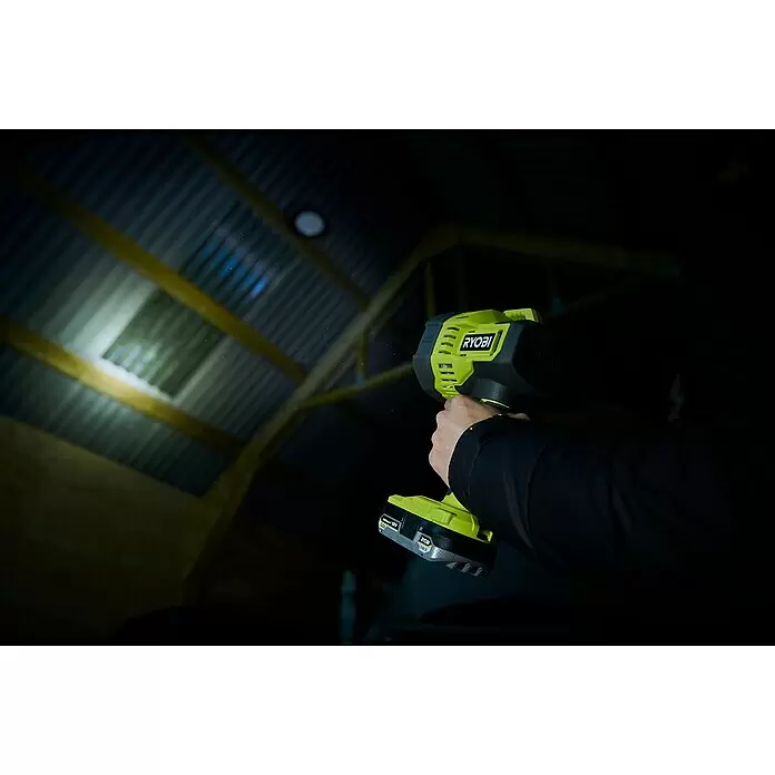 Ryobi ONE+ LED Baustrahler RLS18-0 - 3.000 lm, 3-Stufen-LED - Anwendungsbeispiel