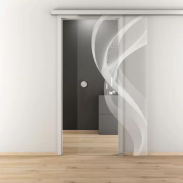 Diamond Doors Glasschiebetür 636 - 935 x 2.058 mm, Einscheibensicherheitsglas (ESG), Klarglas - Moderne Glasschiebetür mit weißem linearem Muster, in einem Durchgang zwischen zwei Räumen installiert.