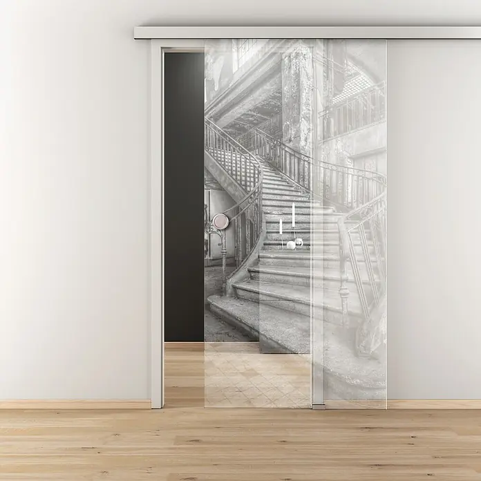 Diamond Doors Glasschiebetür 616 - 935 x 2.058 mm, Einscheibensicherheitsglas (ESG), Klarglas - Schiebetür mit Treppenhaus-Motiv, die einen modernen und stilvollen Akzent in jeden Raum bringt. Ideal für ein elegantes Wohnambiente.