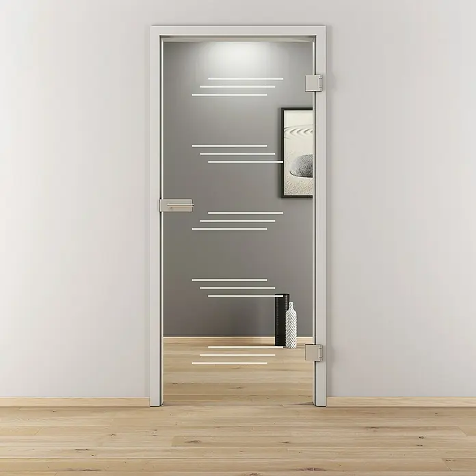 Diamond Doors Glasdrehtür 591 - 709 x 1.972 mm, DIN Anschlag: Rechts, Klarglas - Bild einer modernen Glastür mit horizontalen Streifen, die einen eleganten Durchgang in einem stilvollen Interieur schafft.
