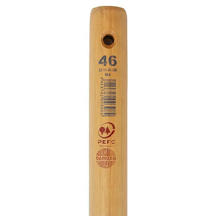 Mango de azada 46 - Largo: 90 cm - Detalle de un mango de madera con las impresiones "46", "PEFC" y un código de barras.