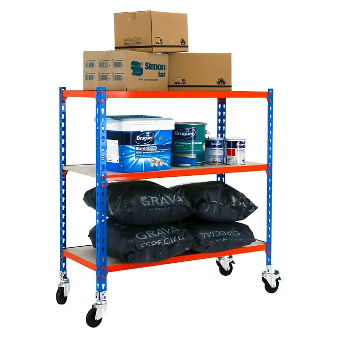 Simonrack Maderclick Estantería metálica Mobile Mini - Al x An x Pr: 97,5 x 80 x 50 cm, Número de baldas: 3 ud., Inserción, Azul/Naranja - Carrito de estanterías con pinturas, cajas y sacos de arena. La estantería tiene tres niveles y ruedas.