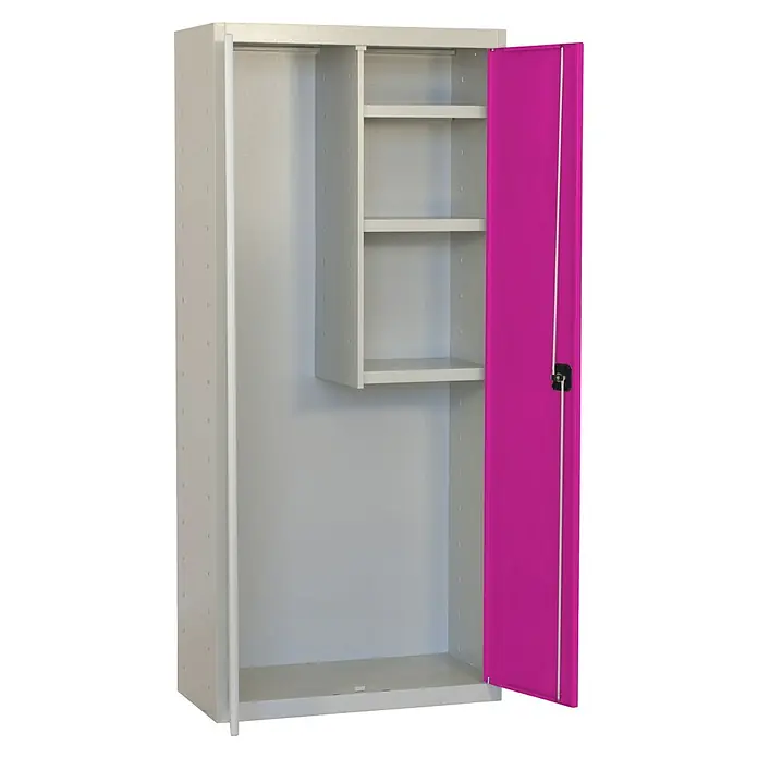 Simonrack Simonlocker Armario multiusos metálico Cleaning - L x An x Al: 40 x 80 x 180 cm, Número de puertas: 2 ud., Gris/Rosa - Un espacioso armario metálico gris con una puerta rosa abierta. Incluye un compartimento con estantes y un lateral para colgar ropa.