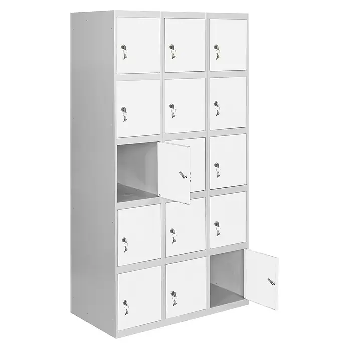 Simonrack Simonlocker Taquilla locker Prof. Doors - L x An x Al: 50 x 90 x 180 cm, Gris/Blanco, Número de puertas: 15 ud. - Toma de un armario modular blanco con múltiples compartimentos y cerraduras, algunas puertas están abiertas.