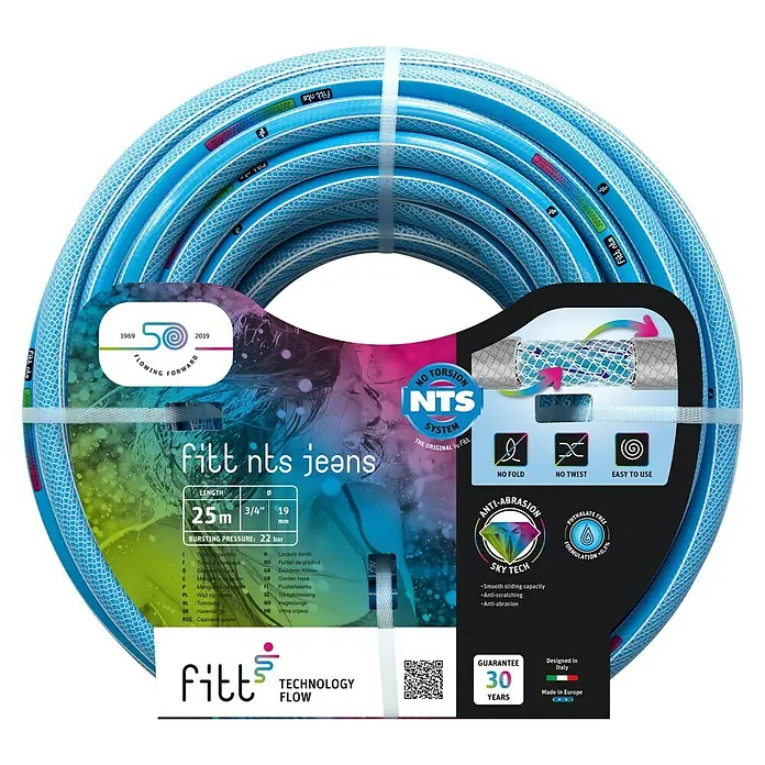 Fitt Manguera para jardín Jeans NTS Skytech - Ø x L: 19 mm x 25 m, ¾″, Plástico - Imagen de la manguera de jardín Fitt NTS Jeans, conocida por su flexibilidad y resistencia a la abrasión, ideal para el riego del jardín.