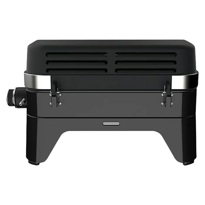 Campingaz Barbacoa de gas Attitude 2GO - Número de quemadores: 1 - Primer plano de una parrilla portátil negra con detalles plateados. Ideal para asar sobre la marcha y hacer barbacoas al aire libre.